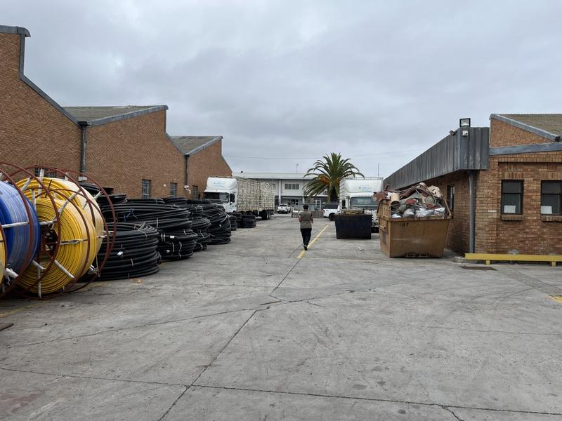 To Let commercial Property for Rent in Montague Gardens Western Cape